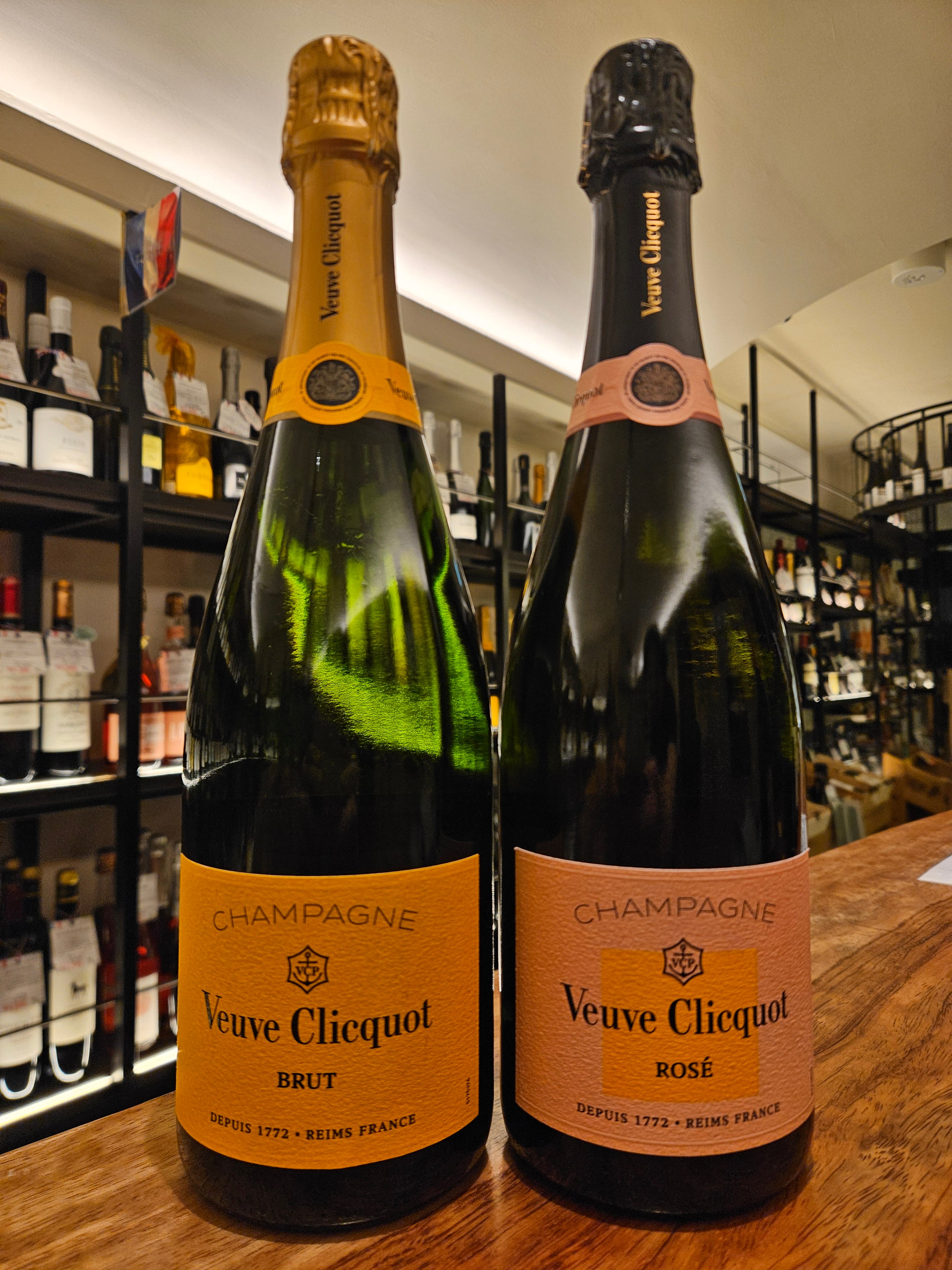 Veuve Clicquot & Moët スパークリングワインセット ヴーヴ・クリコが贈る特別セット イエローラベルとロゼ、異なる魅力を