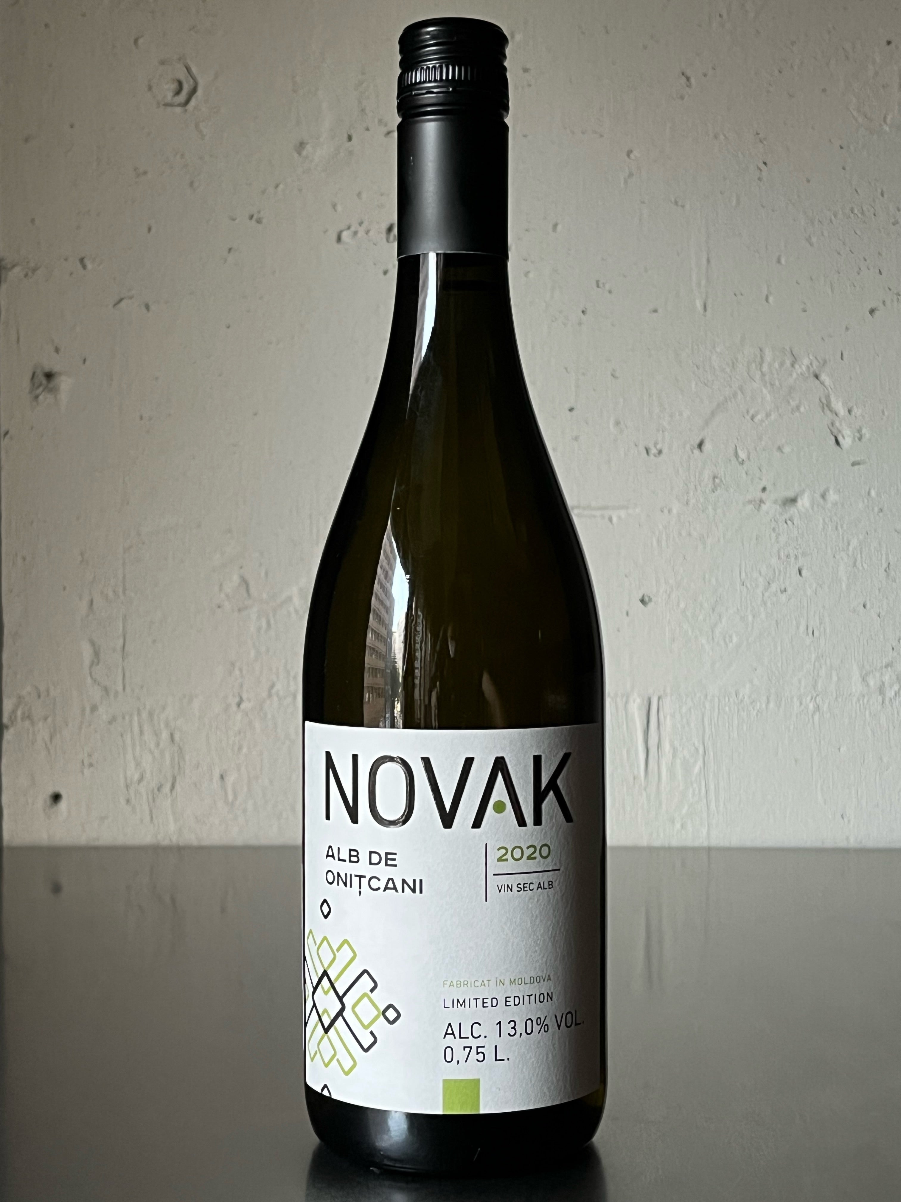NOVAK_3024x.jpg?v=1690340691